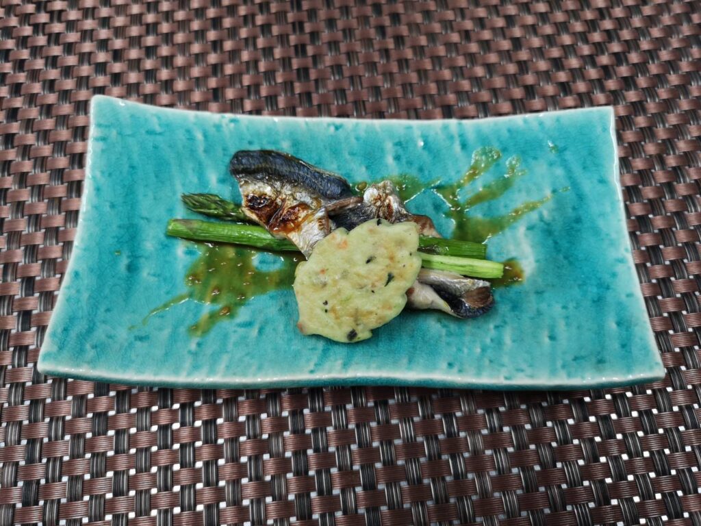 アジのアスパラ天秤焼き